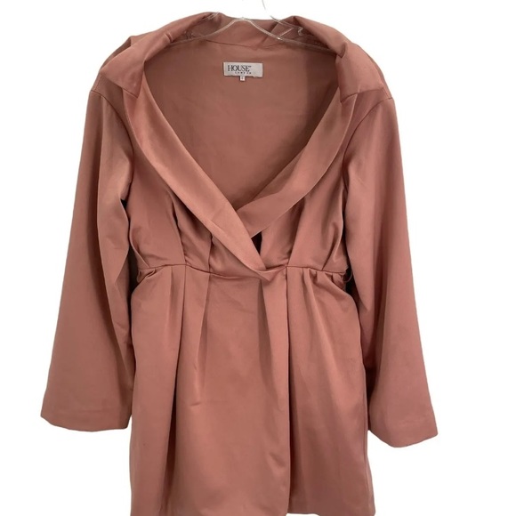 House of CB Mena: pink champagne satin off the shoulder dress - Picture 4 of 8